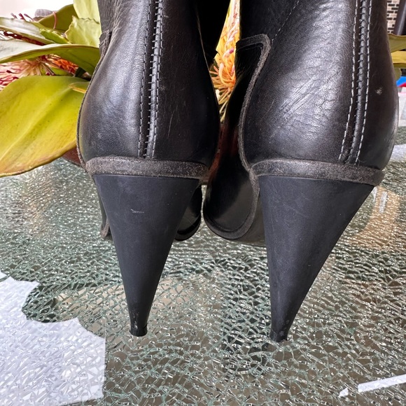 BALENCIAGA BLACK LEATHER MID CALF BOOTIES. 38.5. GUC - Picture 9 of 13